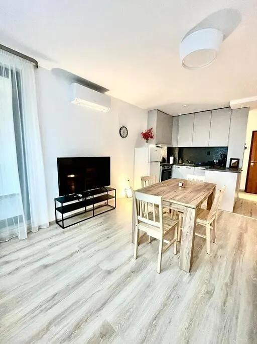Plovdiv: 1-Bedroom Apartment With Free Parking Sofia